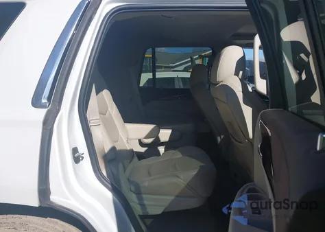 2016 Cadillac Escalade Luxury Collection z USA, uszkodzony, nr VIN 1GYS4BKJ3GR194814